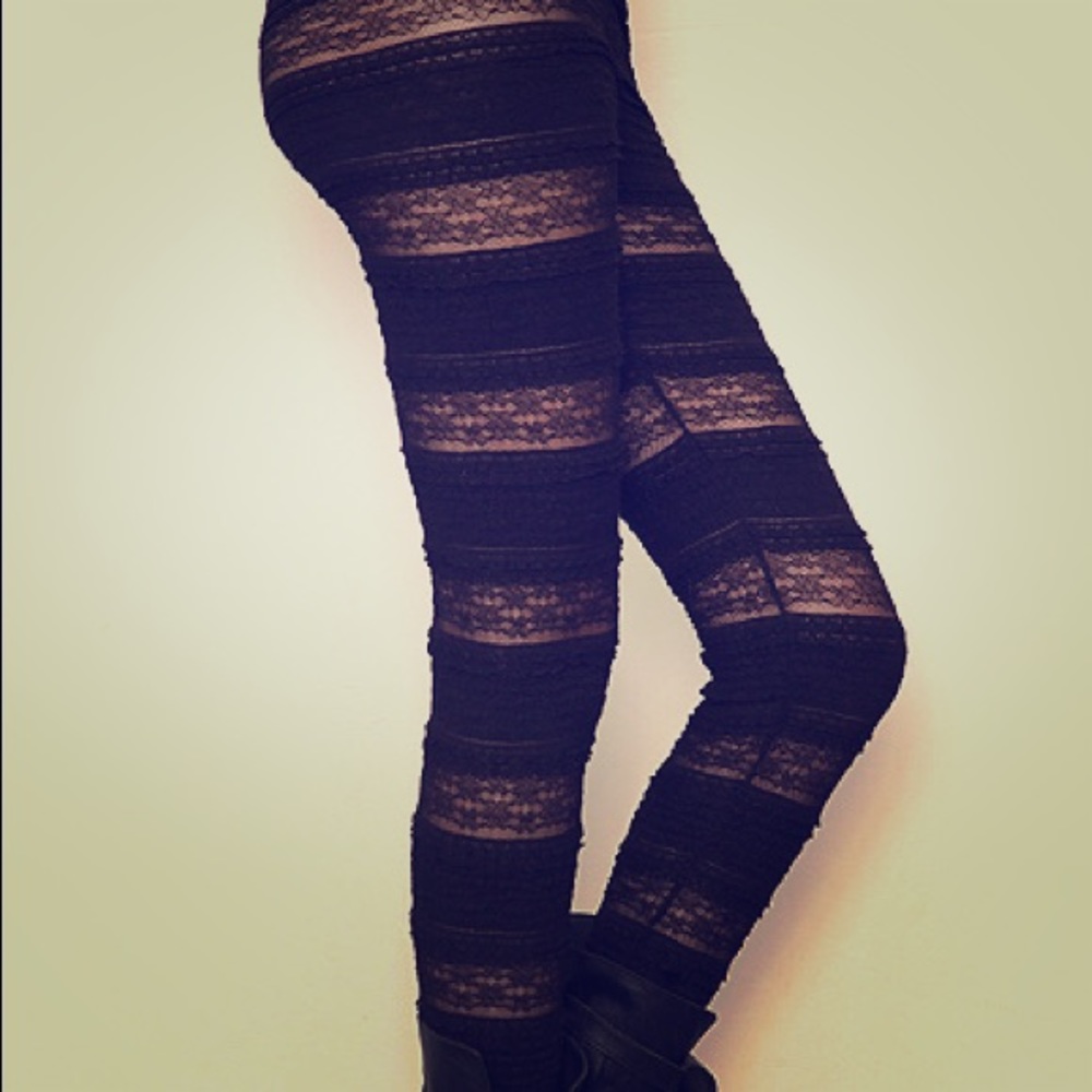 Free People Black ruffle leggings